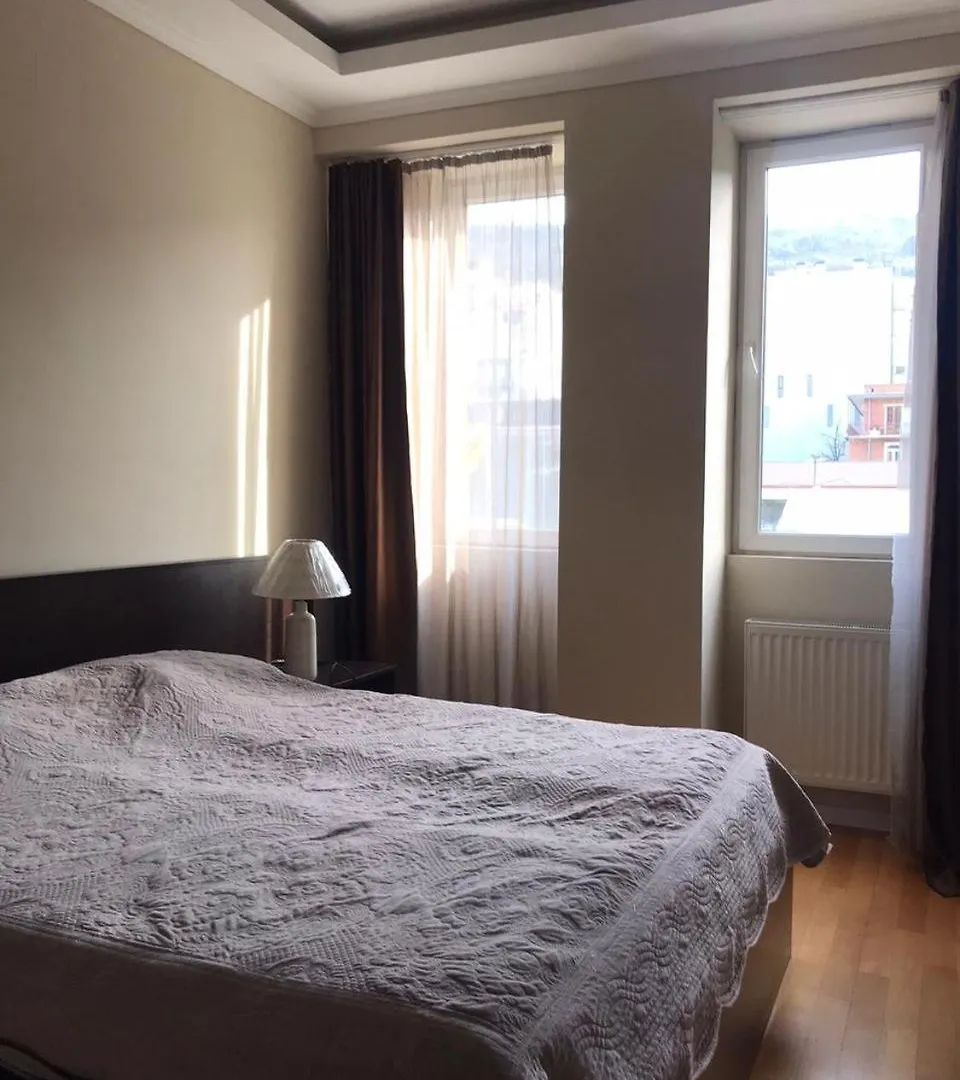 טביליסי Cosy Apartment At Abashidze 85