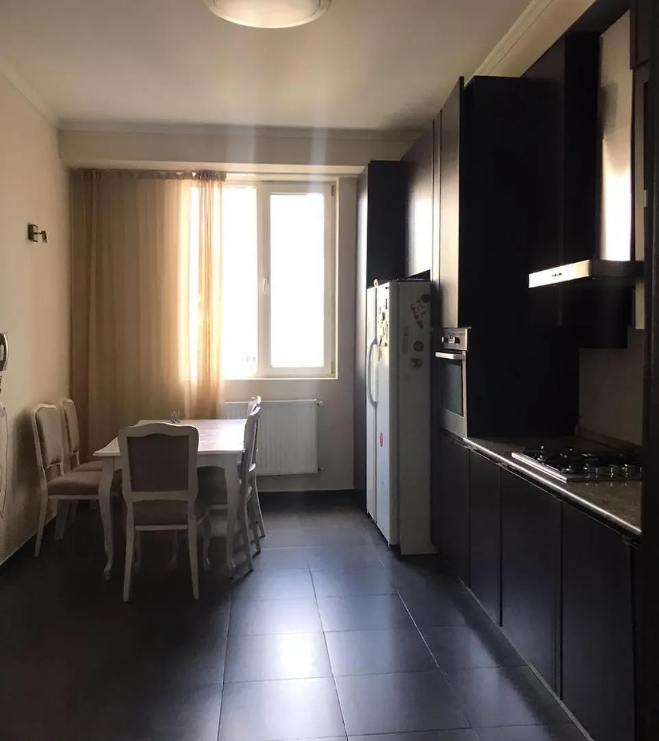 Cosy Apartment At Abashidze 85 Тбилиси